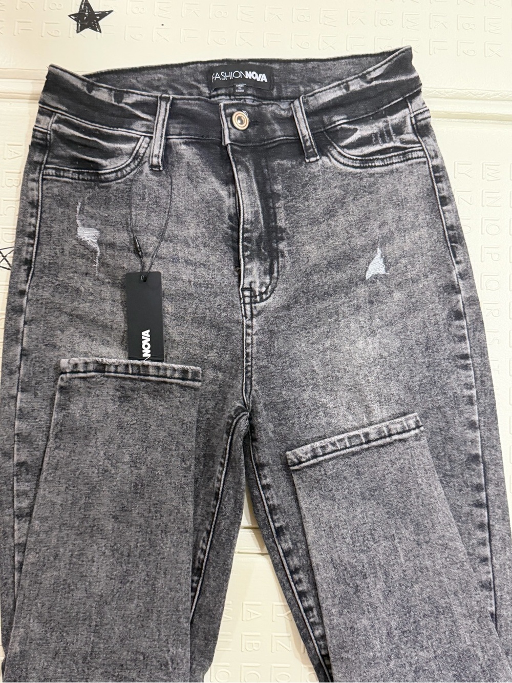 Fashion Nova Women's Acid Wash Black Skinny Jeans - Picture 3 of 6